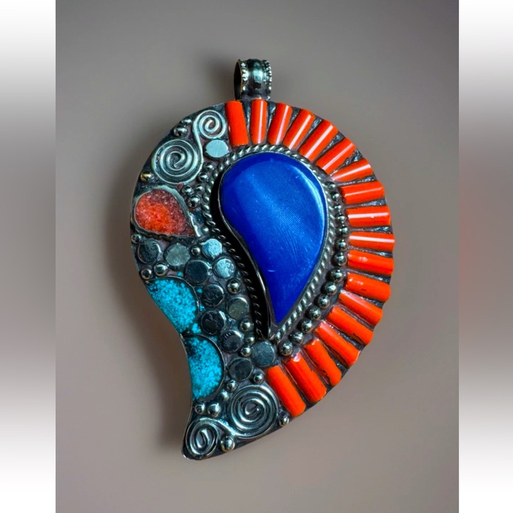 Exquisite Navajo Style Nature Theme Leaf Design Handcrafted Silver Pendant 45gr
